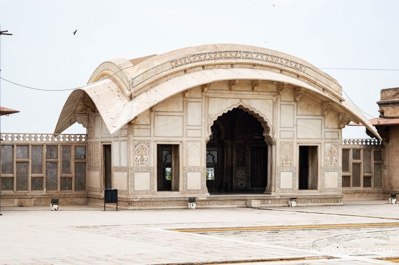 Naulakha, Lahore Fort